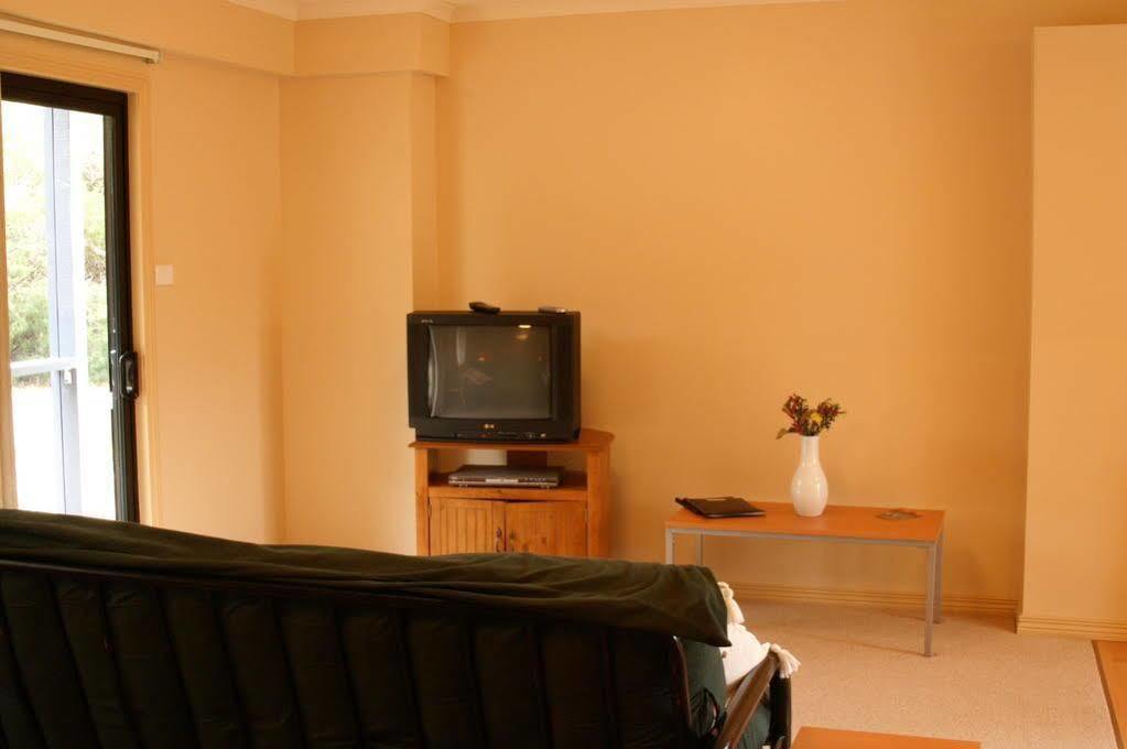 The Rocks Lodge *